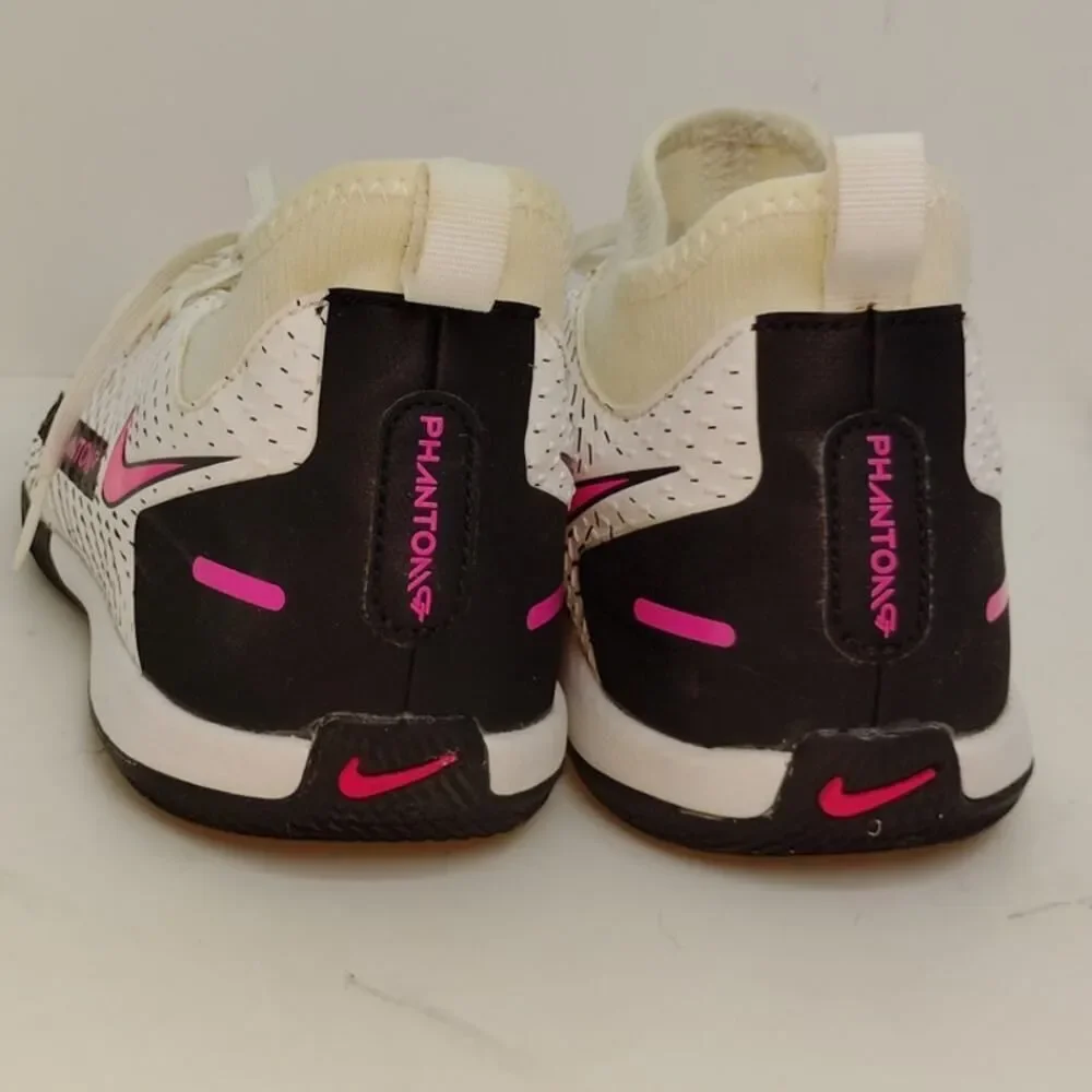 NIKE PHANTOM GT Girls White w/Pink Accents Soccer Shoes - Size: 5.5 Youth